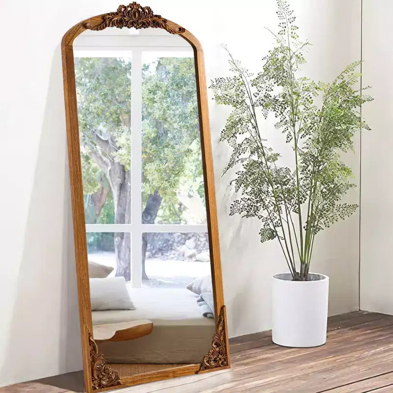 Specchio ad arco a figura intera, cornice in legno dorato, 30"L x 69"A, 1 persona
